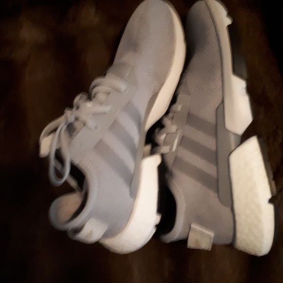 Addidas neuf size 10 US, FR 44 95$ - Picture 3 of 4